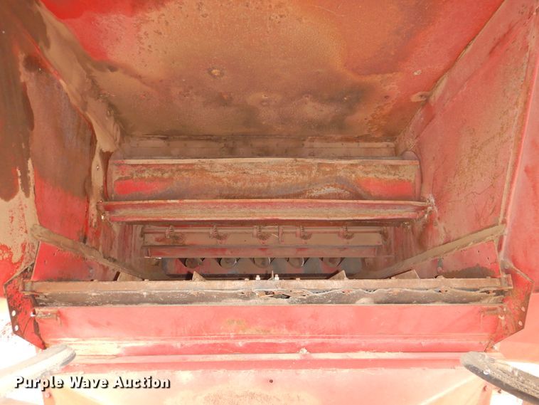 image for item DJ8459 International 1480  combine