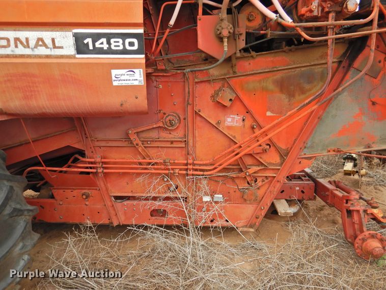 image for item DJ8459 International 1480  combine