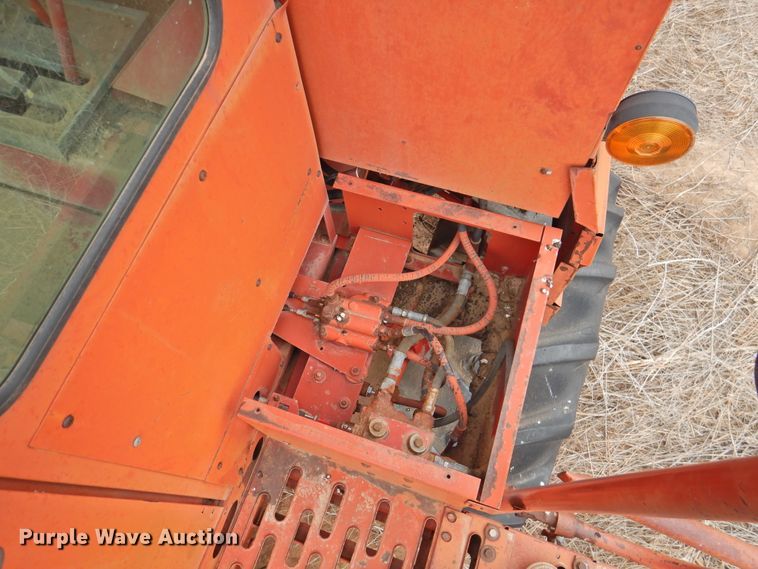 image for item DJ8459 International 1480  combine