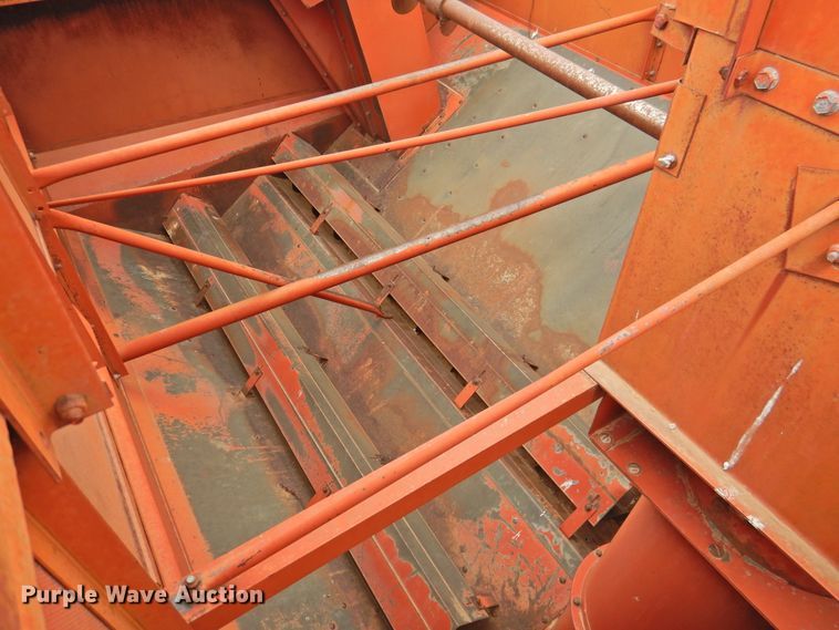 image for item DJ8459 International 1480  combine