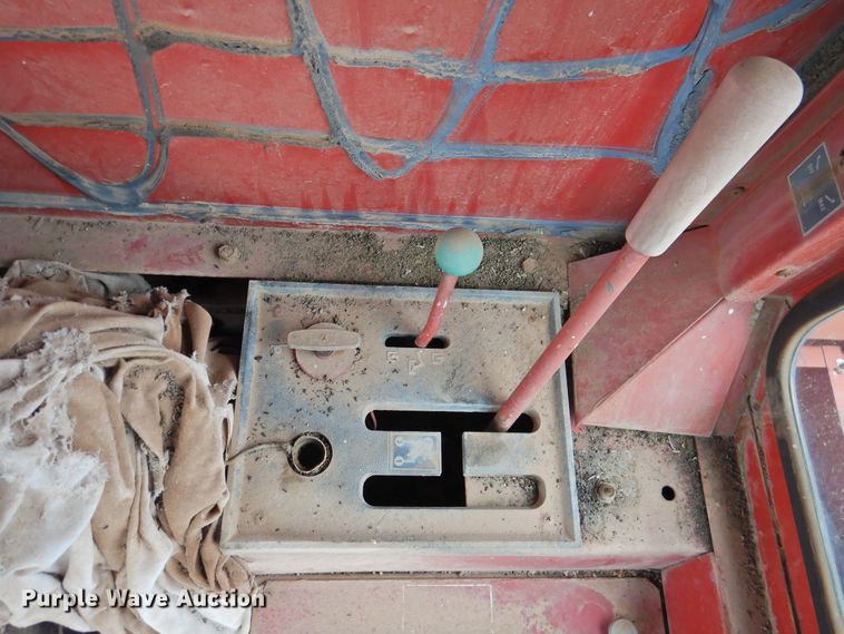 image for item DJ8459 International 1480  combine