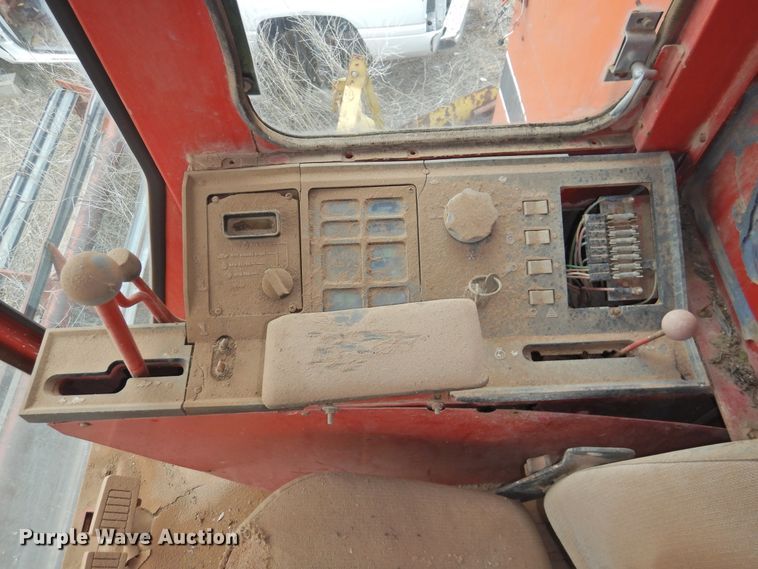 image for item DJ8459 International 1480  combine