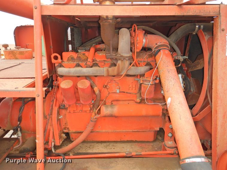 image for item DJ8459 International 1480  combine