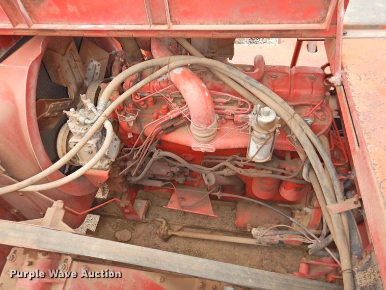 image for item DJ8459 International 1480  combine