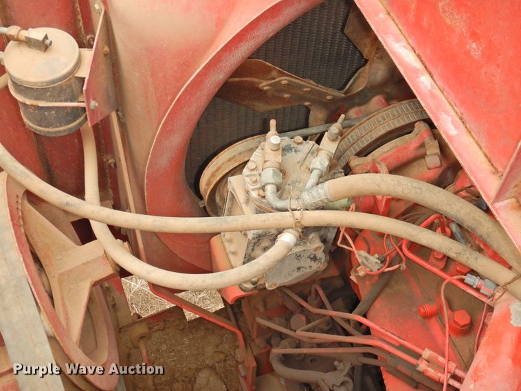 image for item DJ8459 International 1480  combine