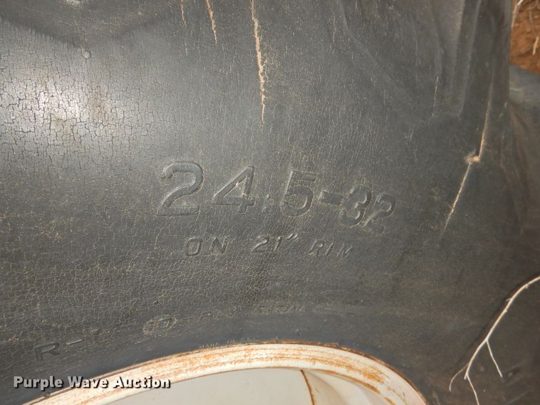 image for item DJ8459 International 1480  combine