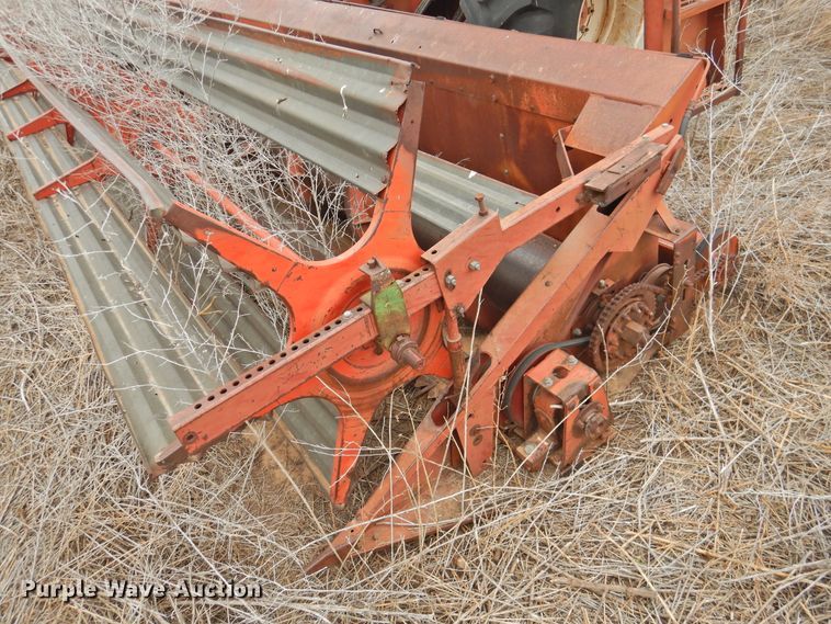 image for item DJ8460 International Harvester 915  combine