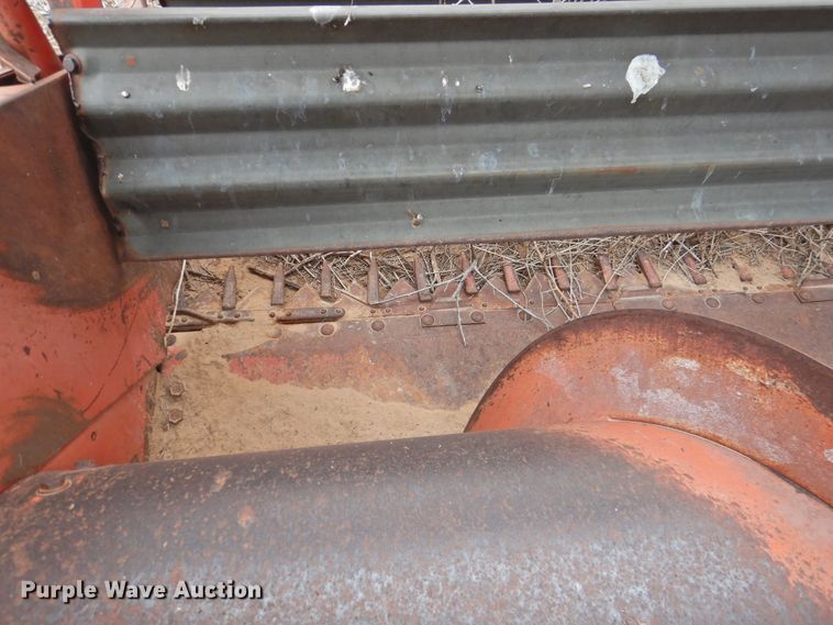 image for item DJ8460 International Harvester 915  combine