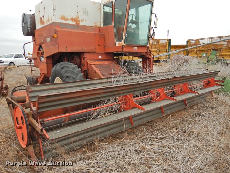 image for item DJ8460 International Harvester 915  combine