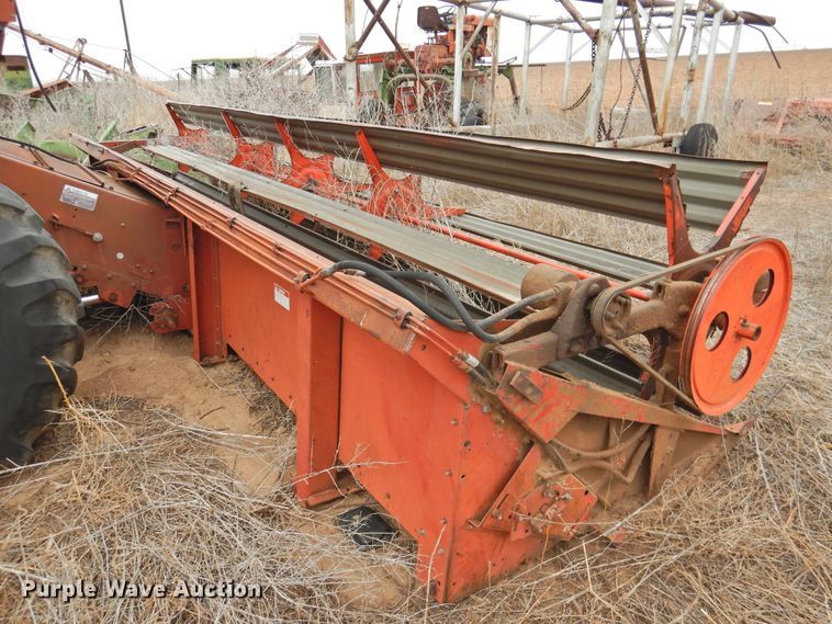 image for item DJ8460 International Harvester 915  combine