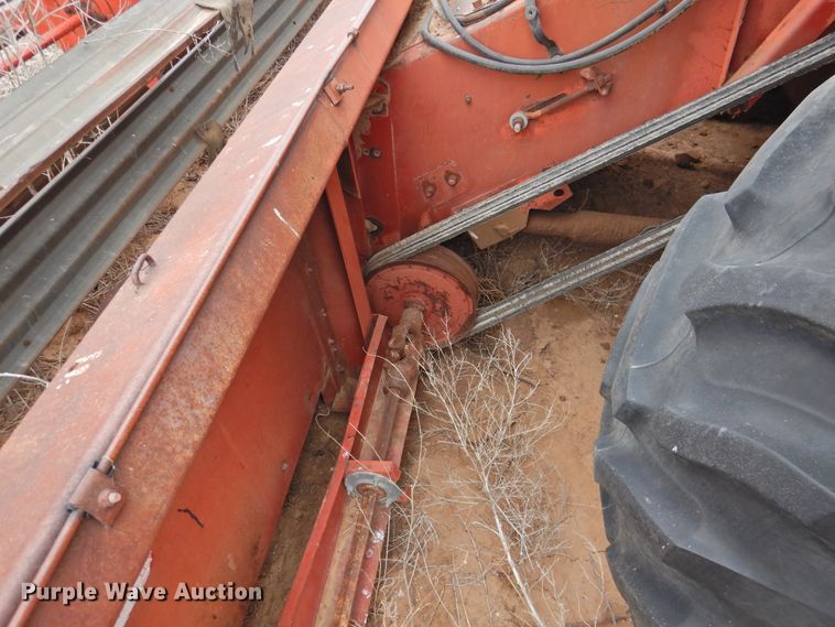 image for item DJ8460 International Harvester 915  combine