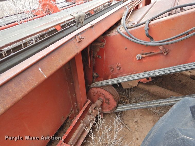 image for item DJ8460 International Harvester 915  combine