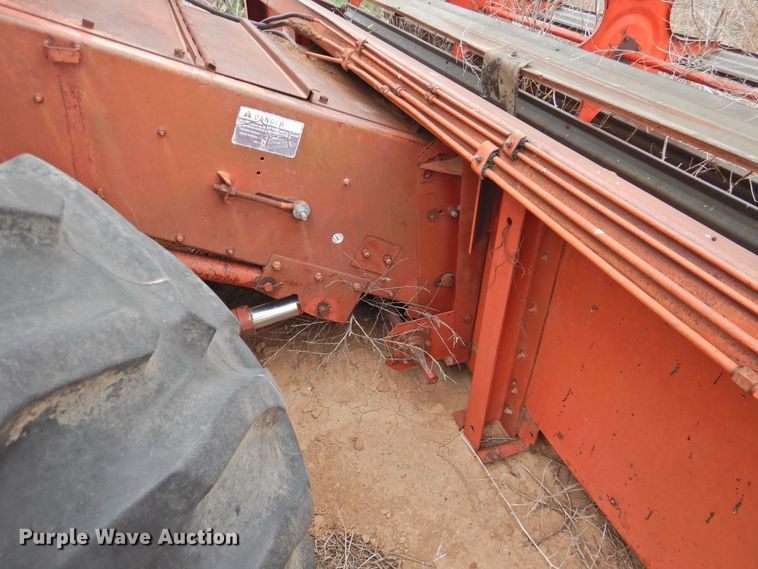 image for item DJ8460 International Harvester 915  combine