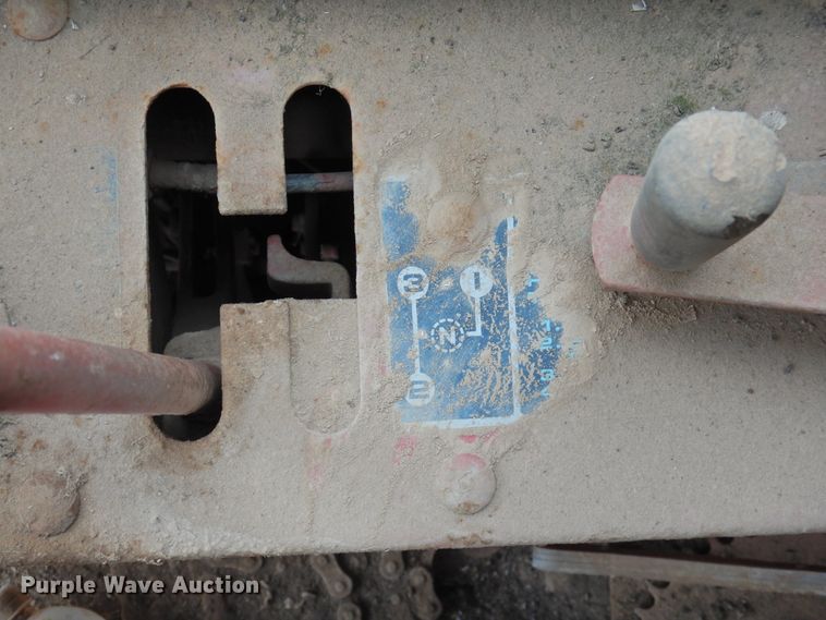 image for item DJ8460 International Harvester 915  combine