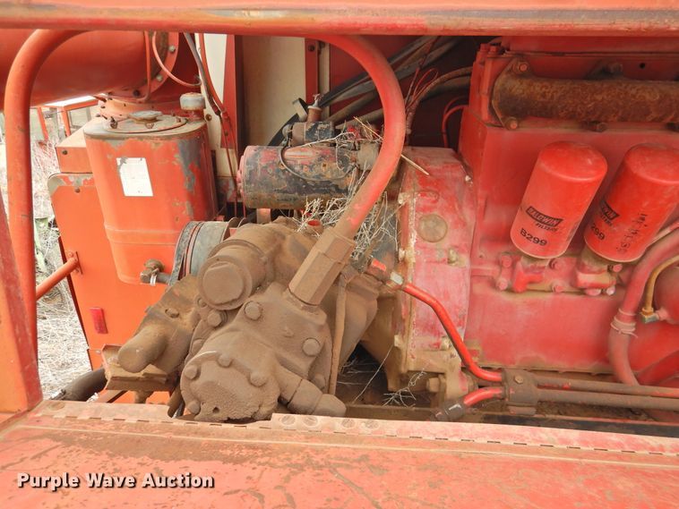 image for item DJ8460 International Harvester 915  combine