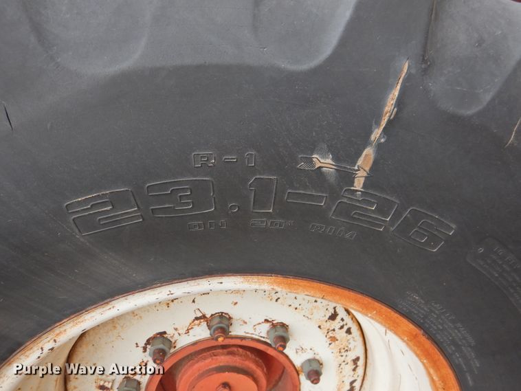 image for item DJ8460 International Harvester 915  combine