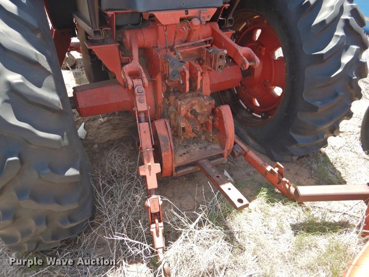 image for item DJ8463 1980 International 1486  tractor