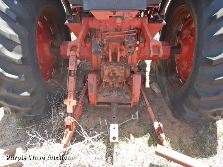 image for item DJ8463 1980 International 1486  tractor