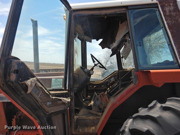 image for item DJ8463 1980 International 1486  tractor