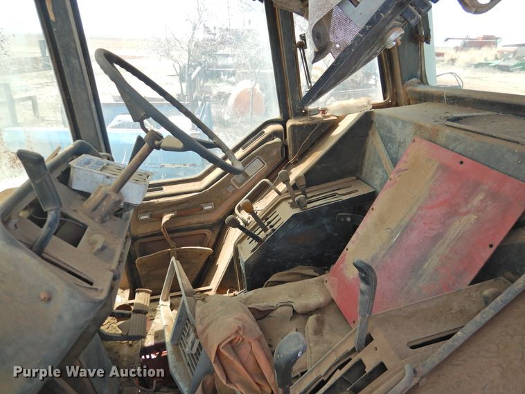image for item DJ8463 1980 International 1486  tractor