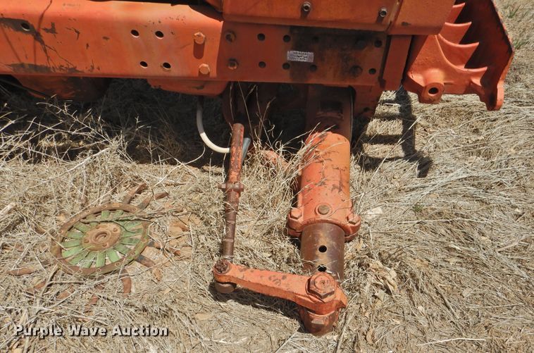 image for item DJ8463 1980 International 1486  tractor