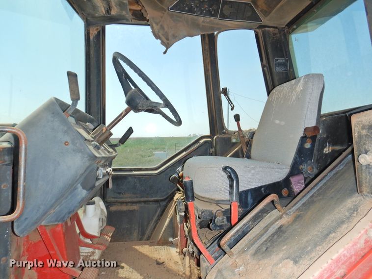 image for item DJ8465 1980 International 1486  tractor