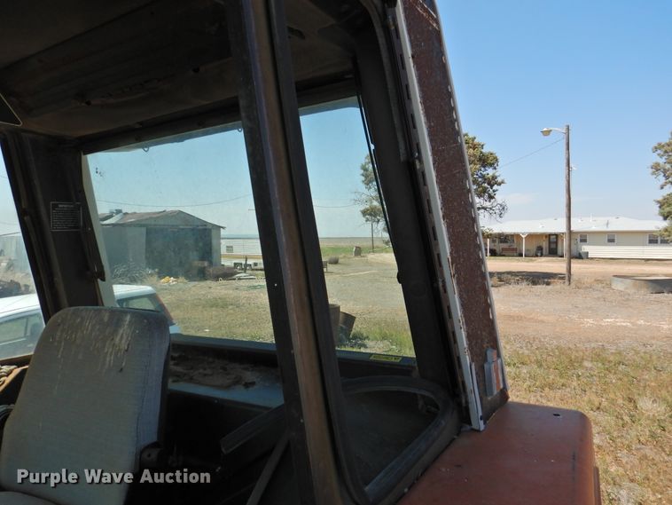 image for item DJ8465 1980 International 1486  tractor