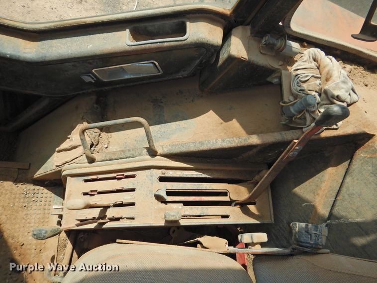 image for item DJ8465 1980 International 1486  tractor