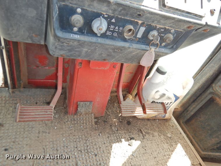 image for item DJ8465 1980 International 1486  tractor