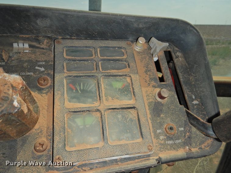 image for item DJ8465 1980 International 1486  tractor