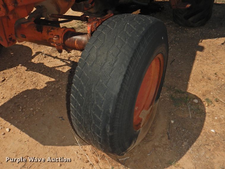 image for item DJ8465 1980 International 1486  tractor