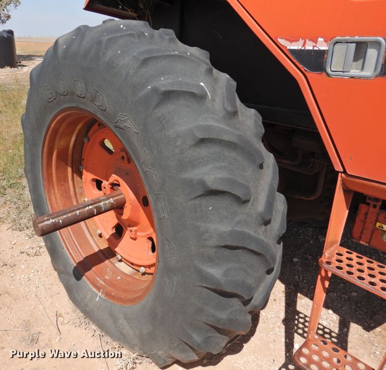 image for item DJ8465 1980 International 1486  tractor