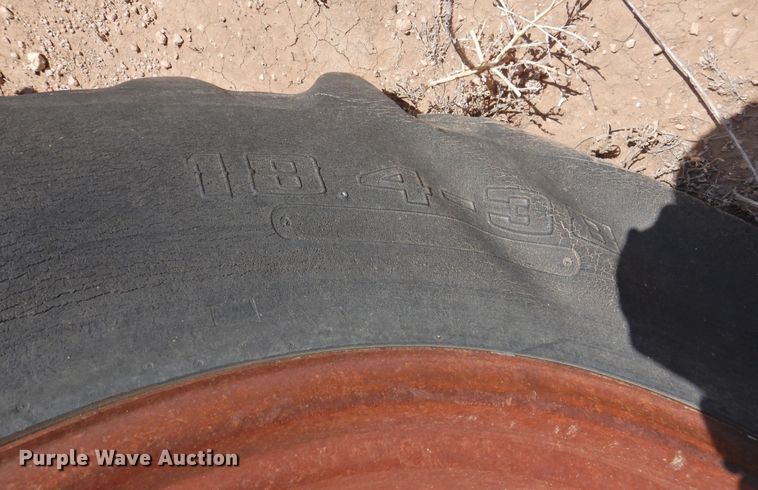 image for item DJ8465 1980 International 1486  tractor