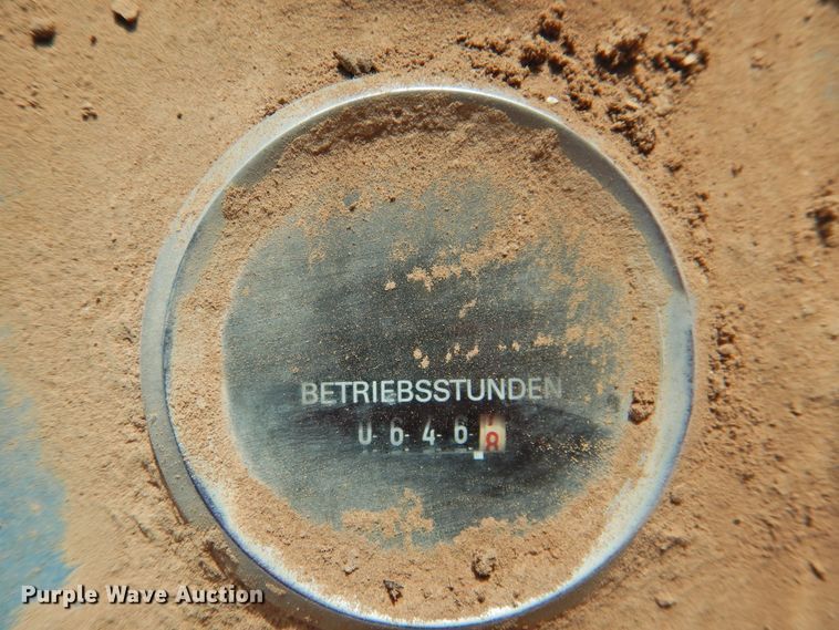 image for item DJ8466 Ford 642  combine