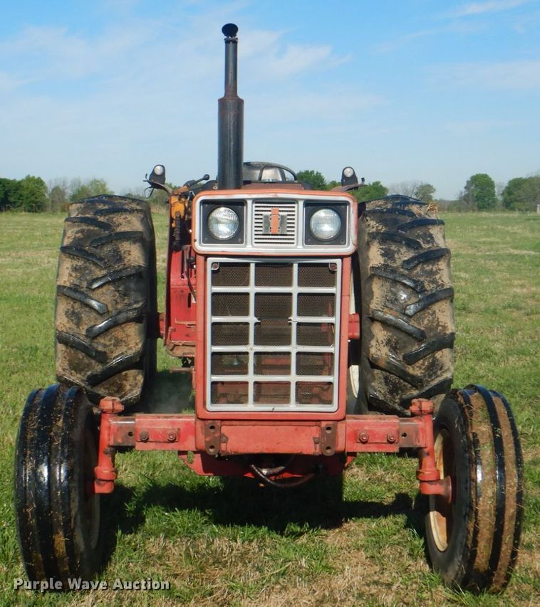 image for item DK5613 International 684  tractor