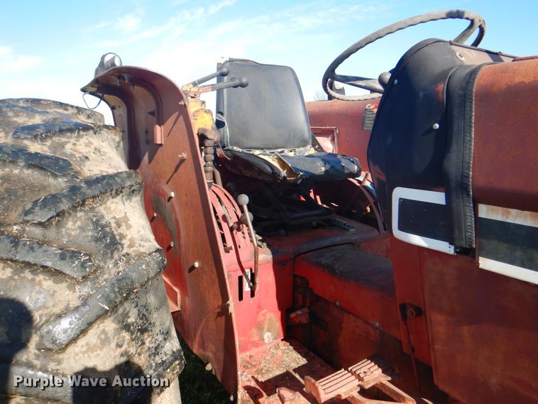 image for item DK5613 International 684  tractor