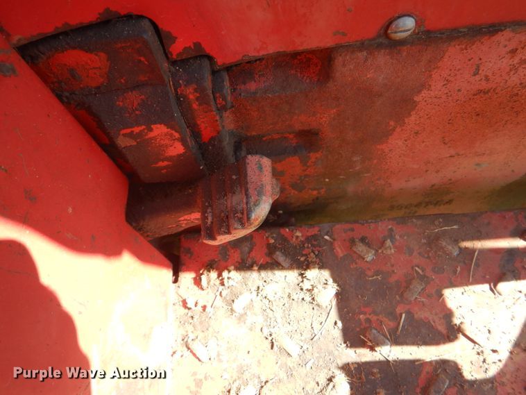 image for item DK5613 International 684  tractor