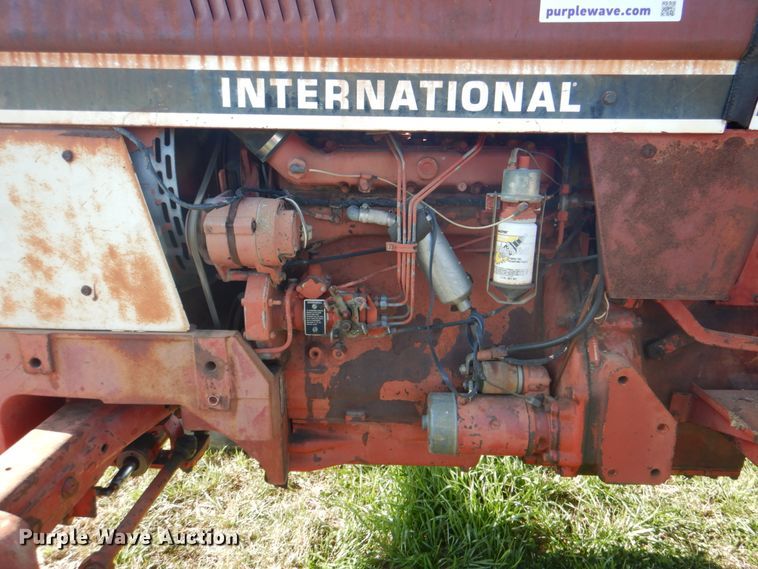 image for item DK5613 International 684  tractor