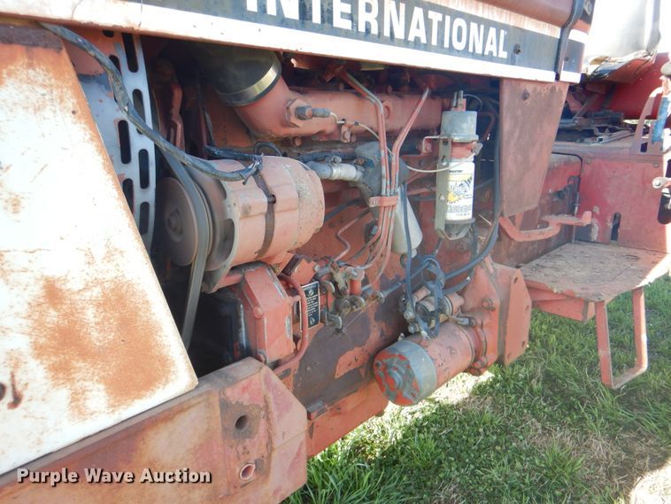 image for item DK5613 International 684  tractor