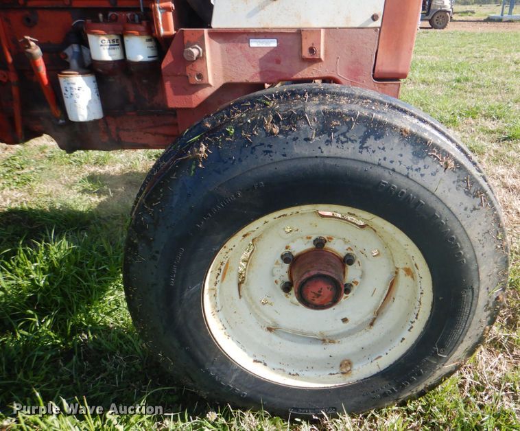 image for item DK5613 International 684  tractor