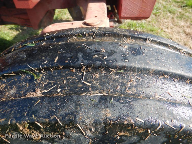 image for item DK5613 International 684  tractor