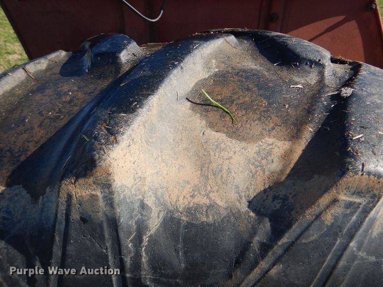 image for item DK5613 International 684  tractor