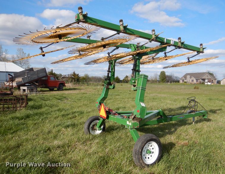 image for item DL2996 2014 Ogden Hay Runner hay rake