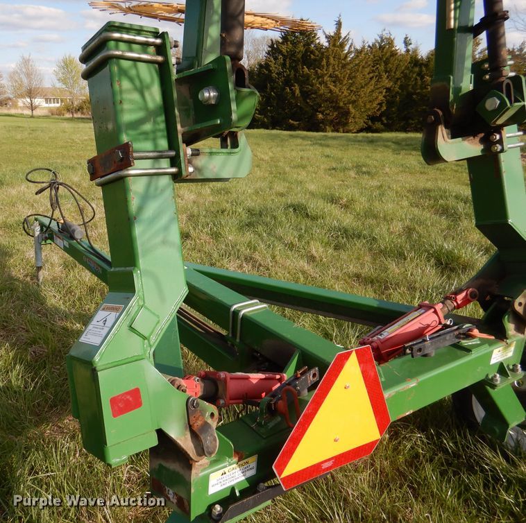 image for item DL2996 2014 Ogden Hay Runner hay rake