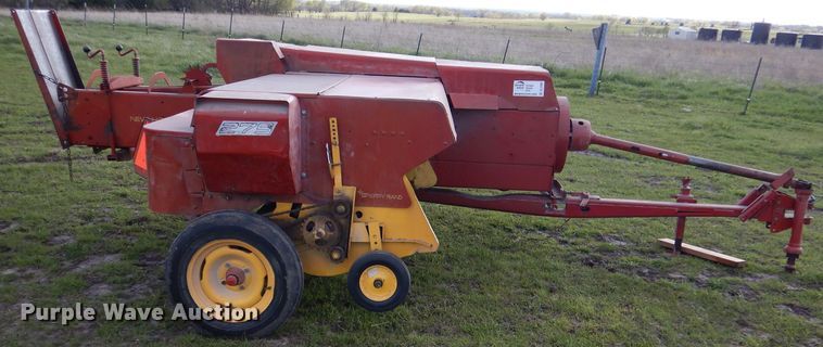 image for item DL2997 New Holland 275  small square baler