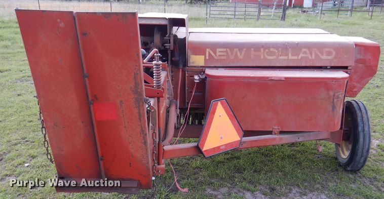 image for item DL2997 New Holland 275  small square baler