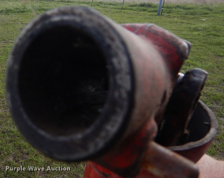 image for item DL2997 New Holland 275  small square baler