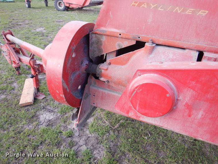 image for item DL2997 New Holland 275  small square baler