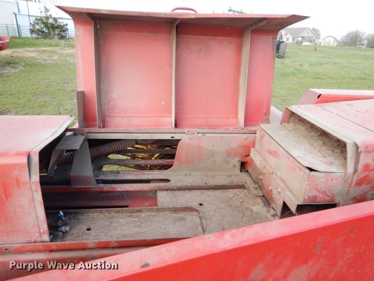 image for item DL2997 New Holland 275  small square baler