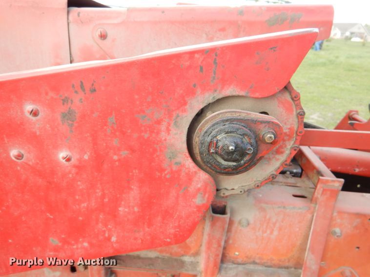 image for item DL2997 New Holland 275  small square baler